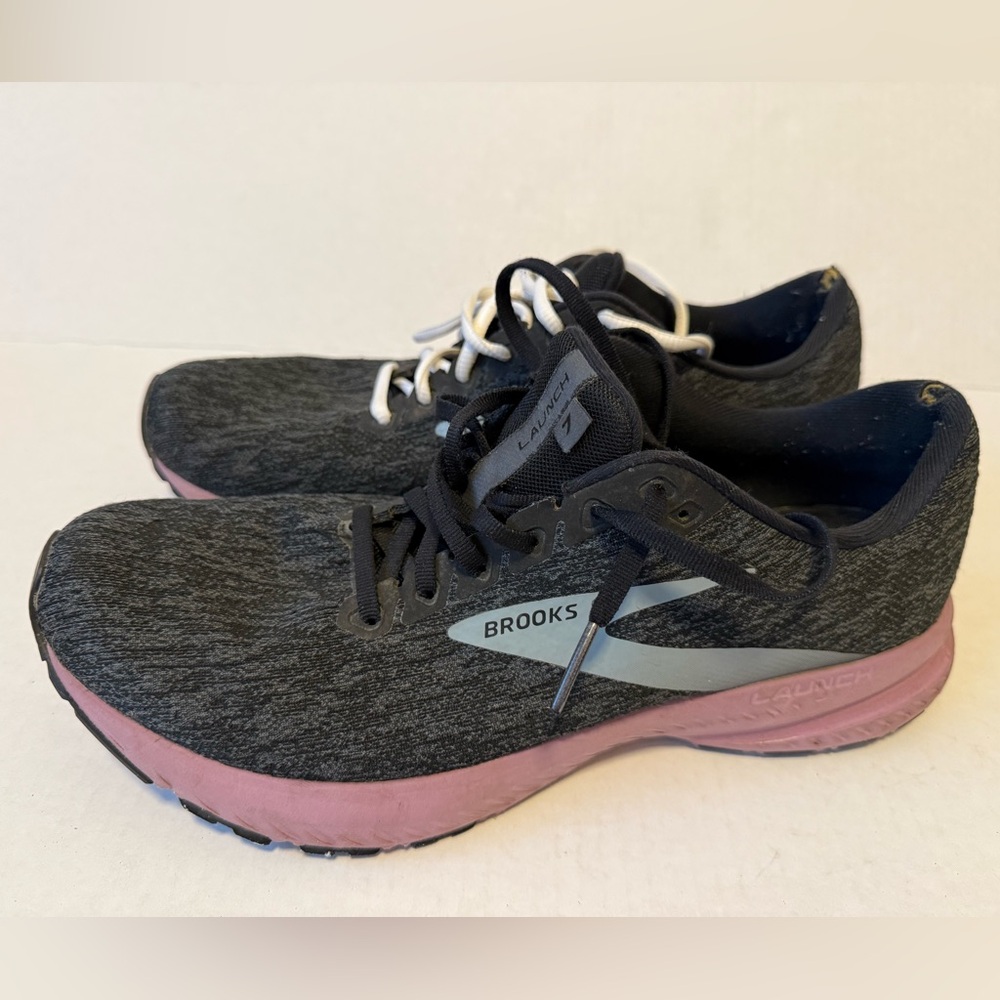 Brooks Women's Athletic Shoes Large Size - 11.5 - Black and Pink